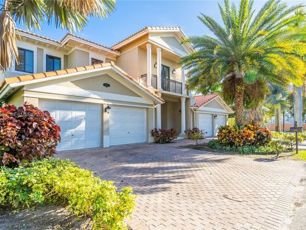 19529 SW 80th Ct , Cutler Bay, FL 33157