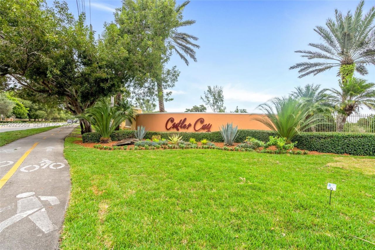 19529 SW 80th Ct , Cutler Bay, FL 33157 Photo