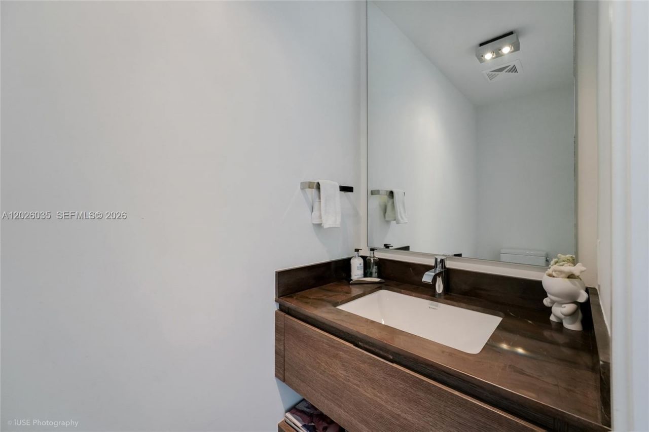 350 Ocean Dr , Unit 405N, Key Biscayne, FL 33149 Photo