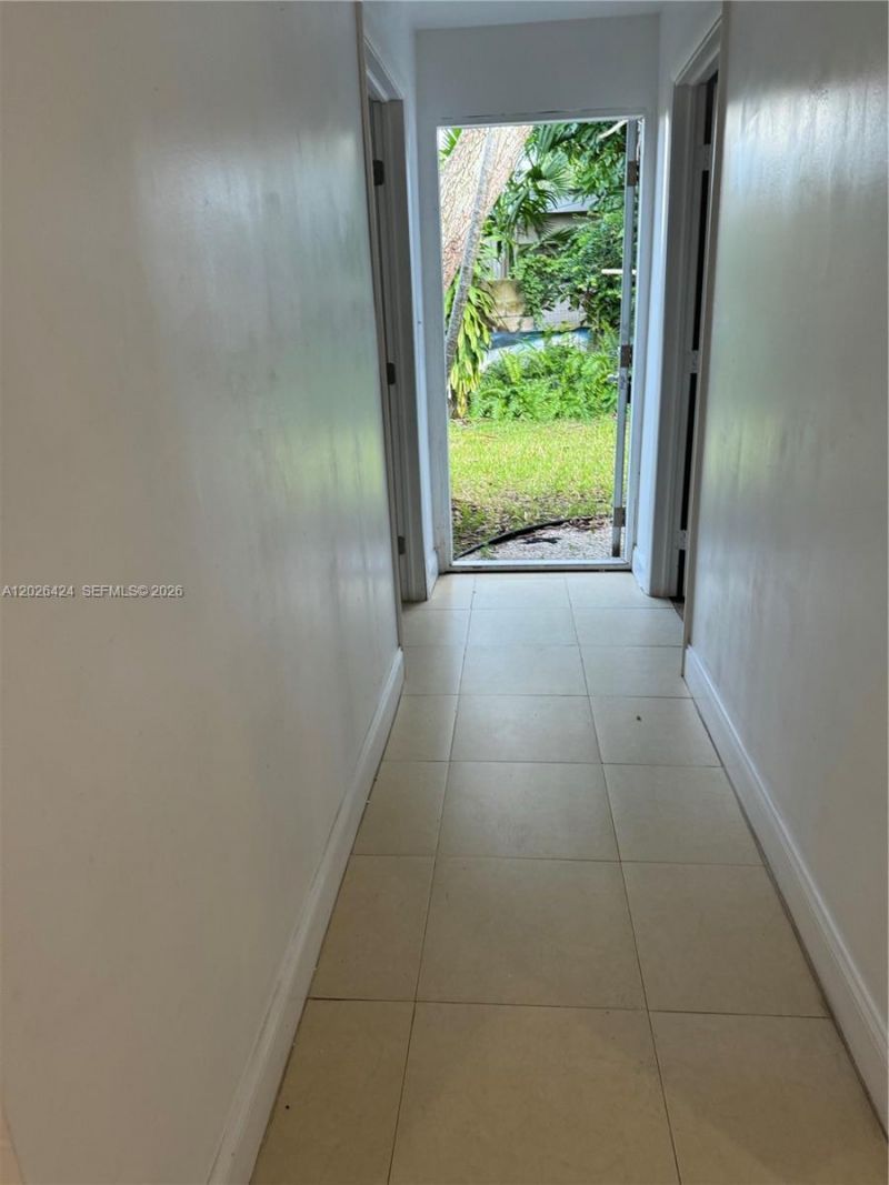 1180 NE 160th Ter , Unit 3, North Miami Beach, FL 33162 Photo