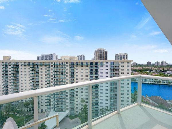 19380 Collins Ave , Unit PH-27, Sunny Isles Beach, FL 33160