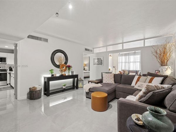 5001 Collins Ave , Unit 1E, Miami Beach, FL 33140