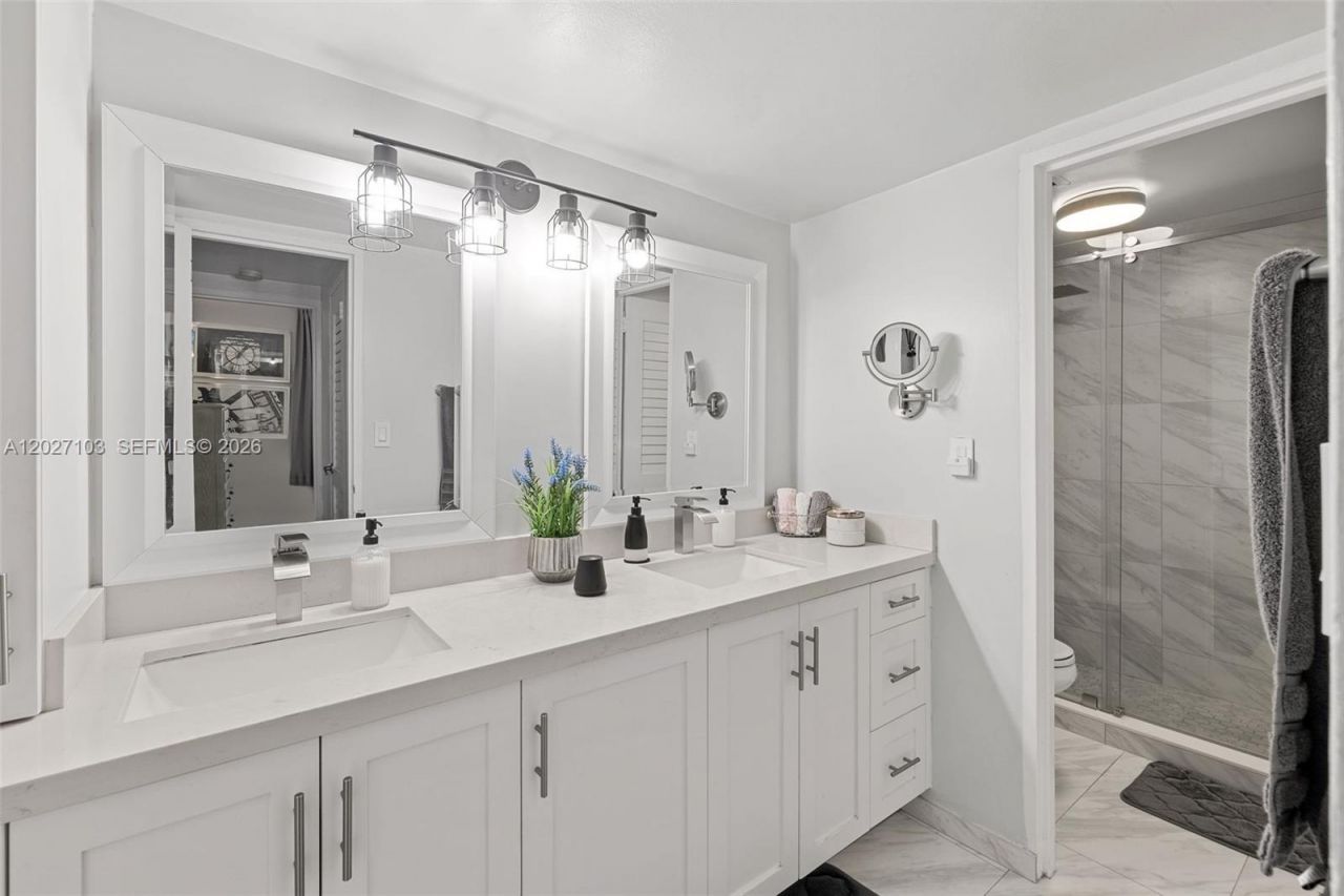 5001 Collins Ave , Unit 1E, Miami Beach, FL 33140 Photo