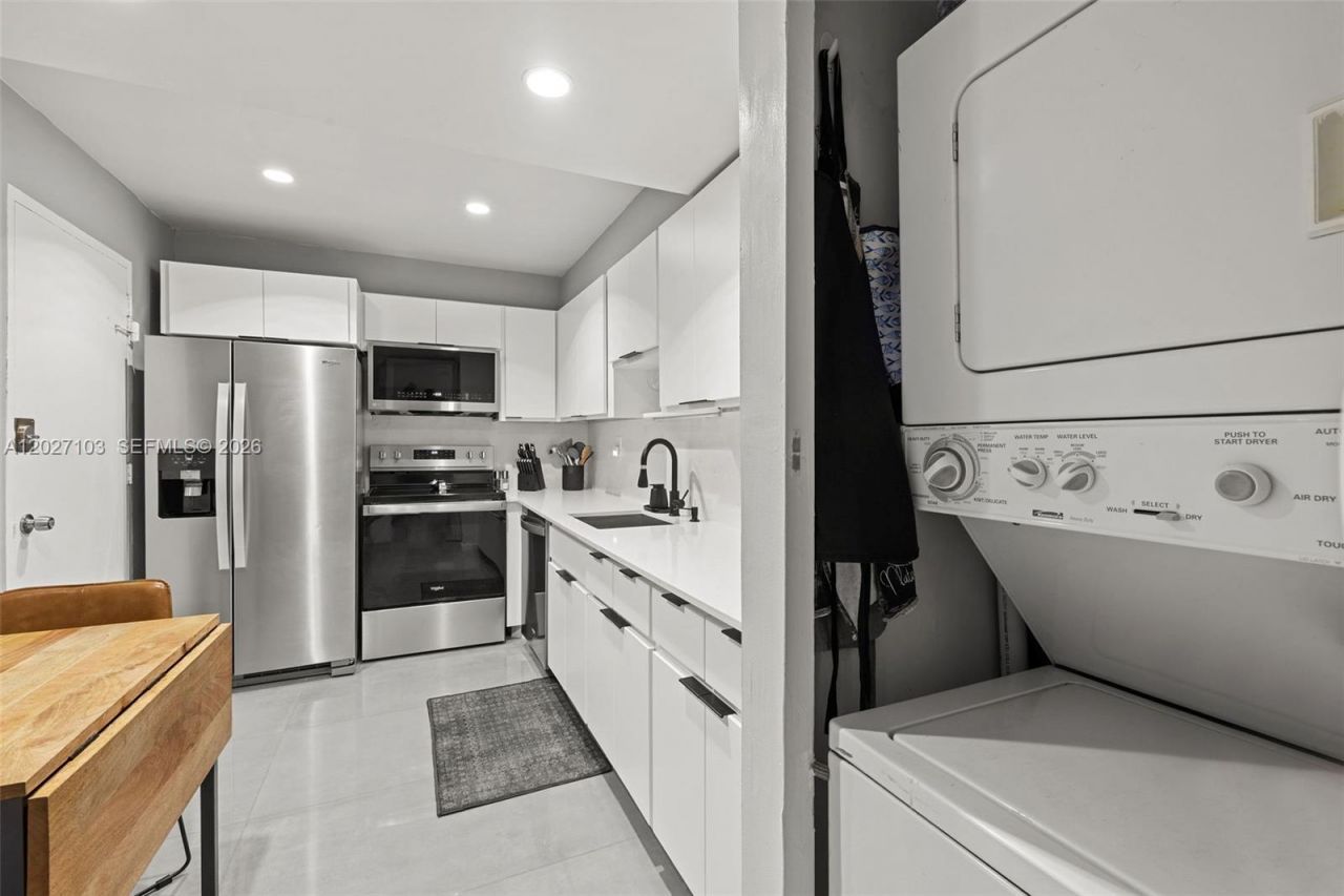 5001 Collins Ave , Unit 1E, Miami Beach, FL 33140 Photo
