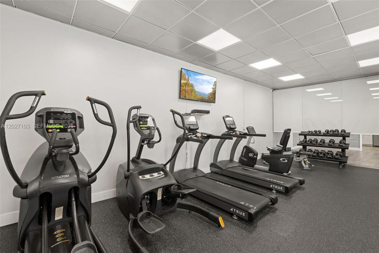 5001 Collins Ave , Unit 1E, Miami Beach, FL 33140 Photo