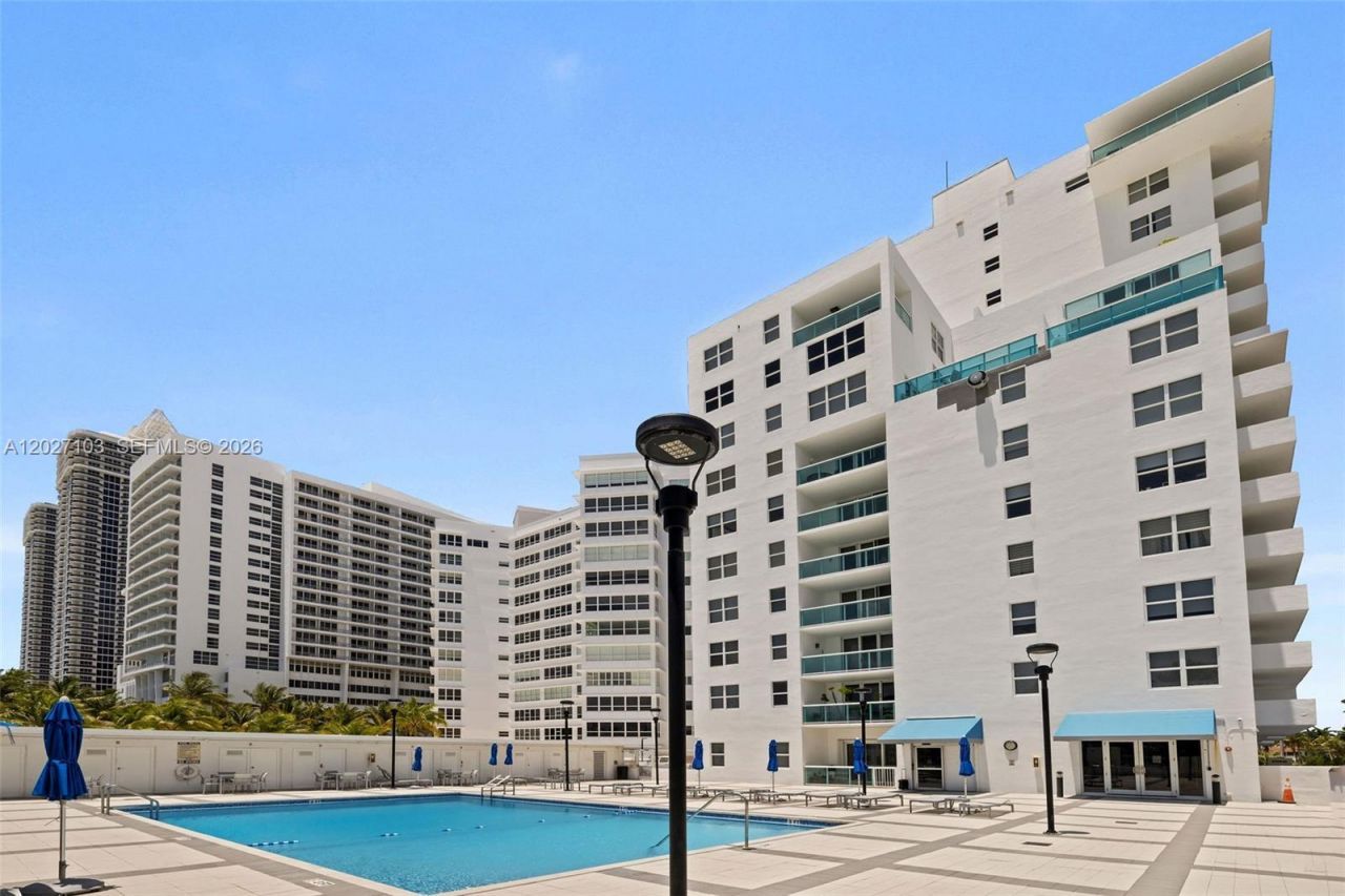 5001 Collins Ave , Unit 1E, Miami Beach, FL 33140 Photo