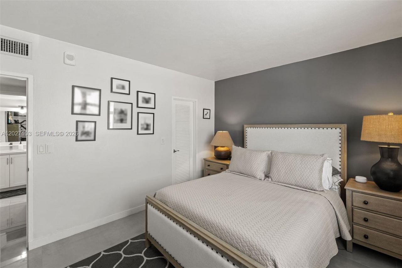 5001 Collins Ave , Unit 1E, Miami Beach, FL 33140 Photo