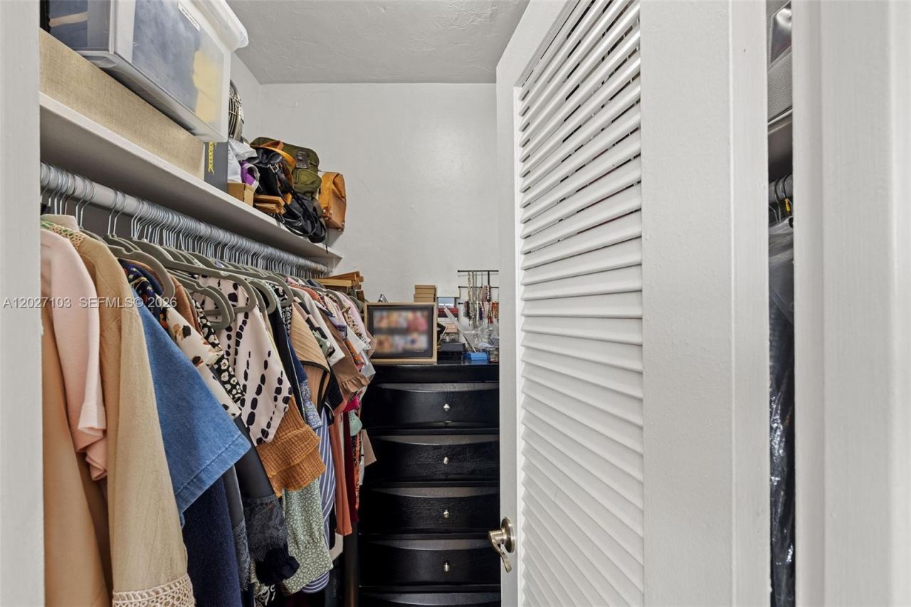 5001 Collins Ave , Unit 1E, Miami Beach, FL 33140 Photo