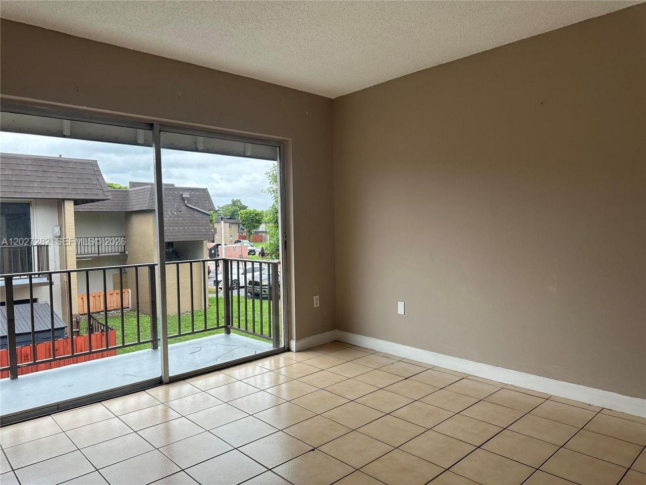 890 SW 129th Pl, Unit 208, Miami, FL 33184 Photo