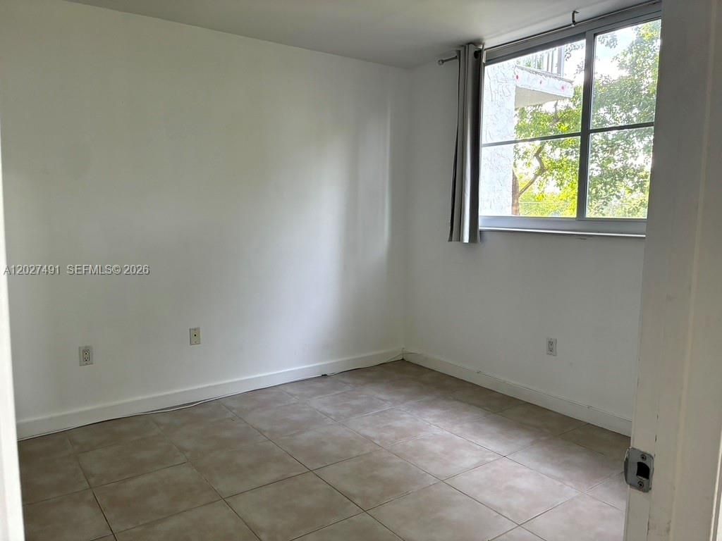 650 NE 64th St, Unit G402, Miami, FL 33138 Photo