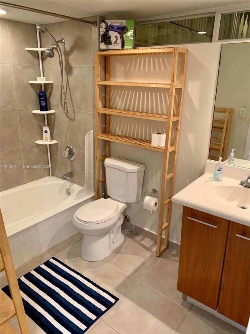 650 NE 64th St, Unit G402, Miami, FL 33138 Photo