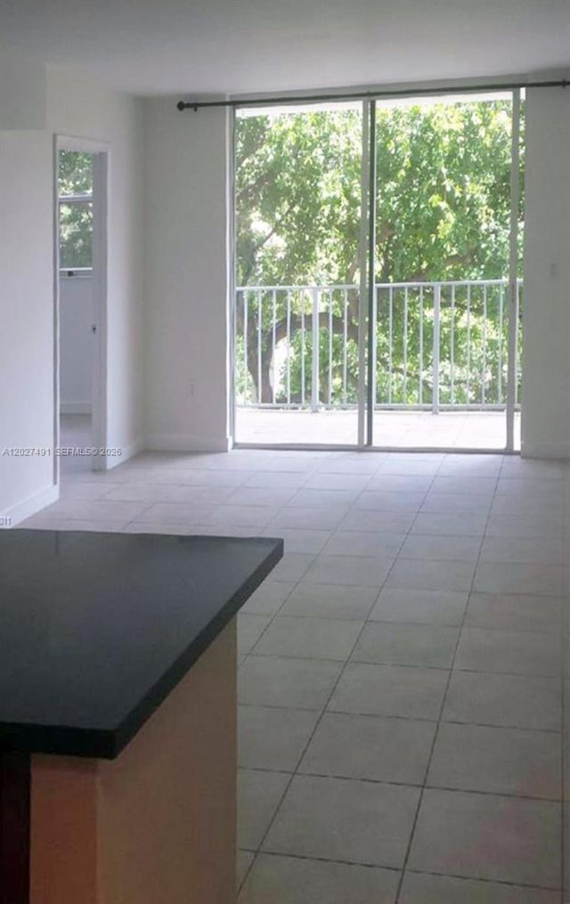 650 NE 64th St , Unit G402, Miami, FL 33138 Photo
