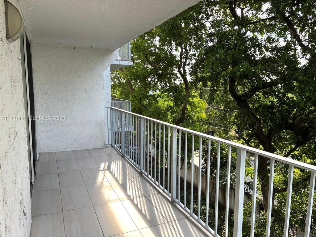 650 NE 64th St, Unit G402, Miami, FL 33138 Photo
