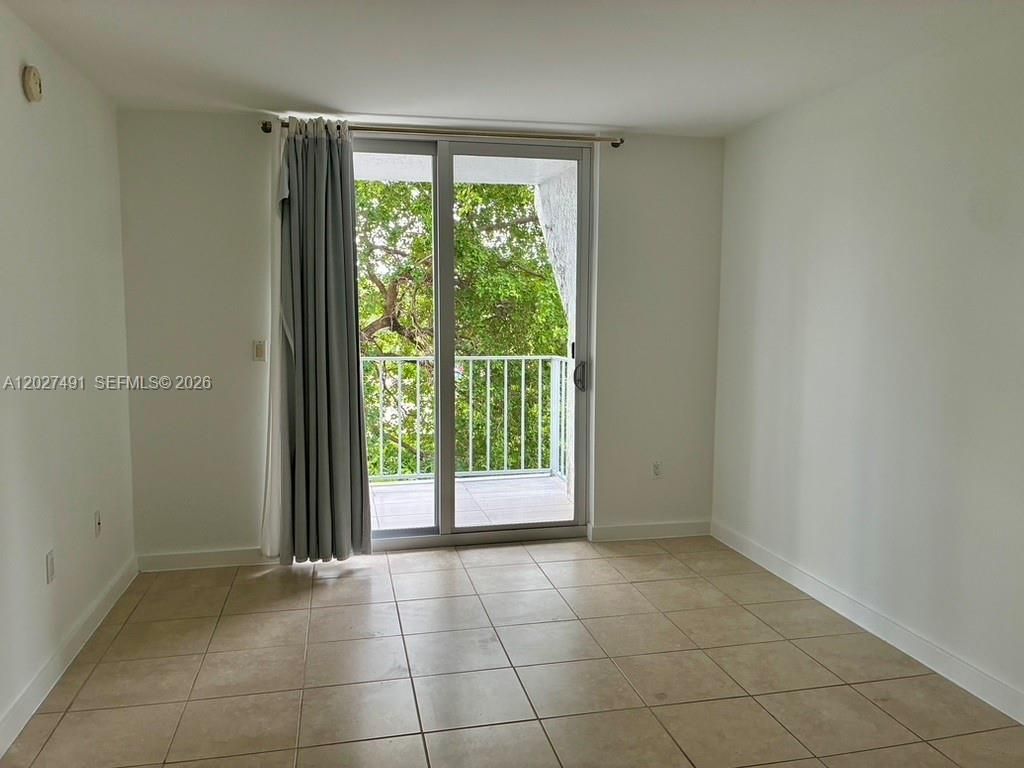 650 NE 64th St, Unit G402, Miami, FL 33138 Photo