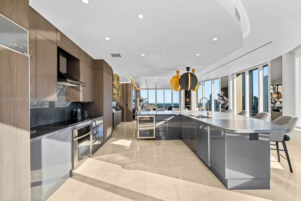 901 Brickell Key Blvd , Unit 3304, Miami, FL 33131 Photo