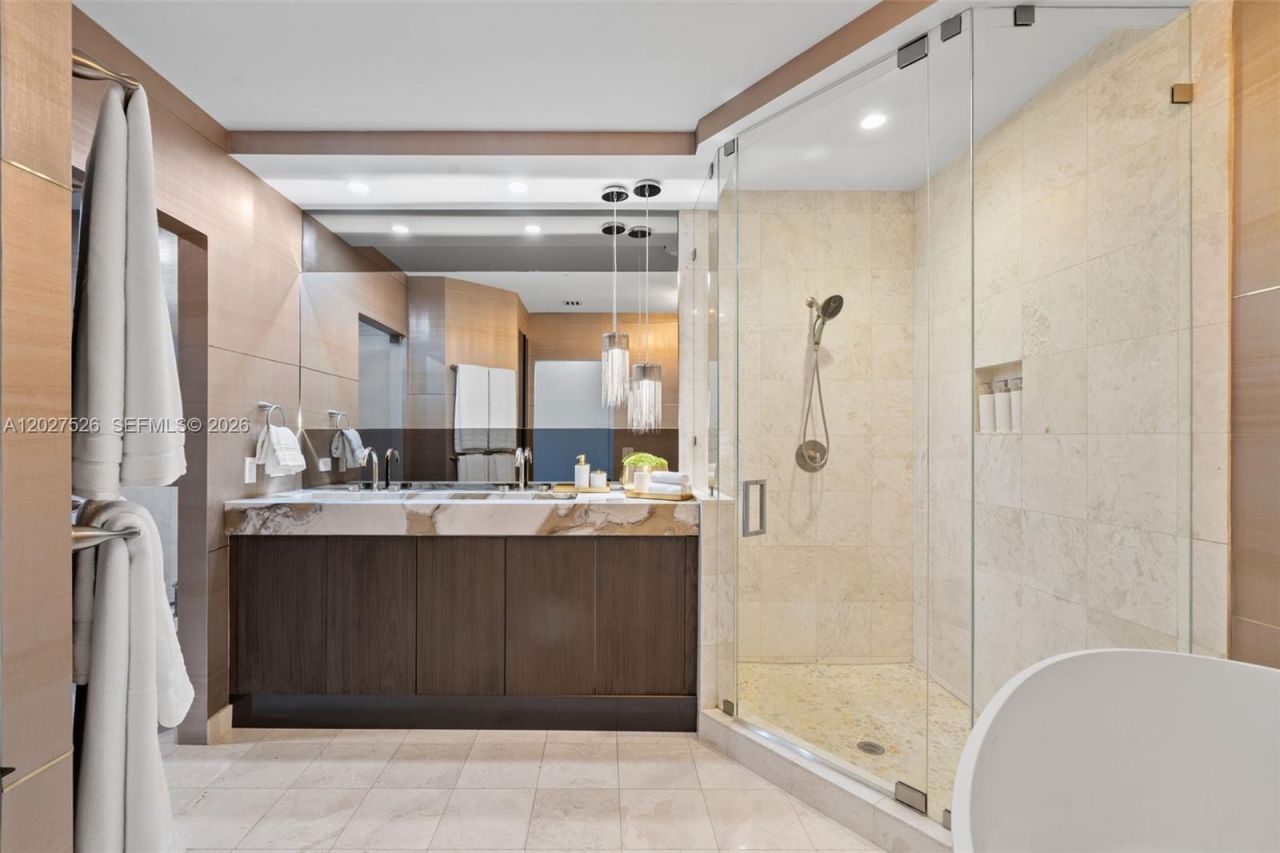 901 Brickell Key Blvd , Unit 3304, Miami, FL 33131 Photo
