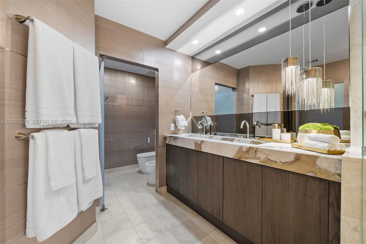 901 Brickell Key Blvd , Unit 3304, Miami, FL 33131 Photo