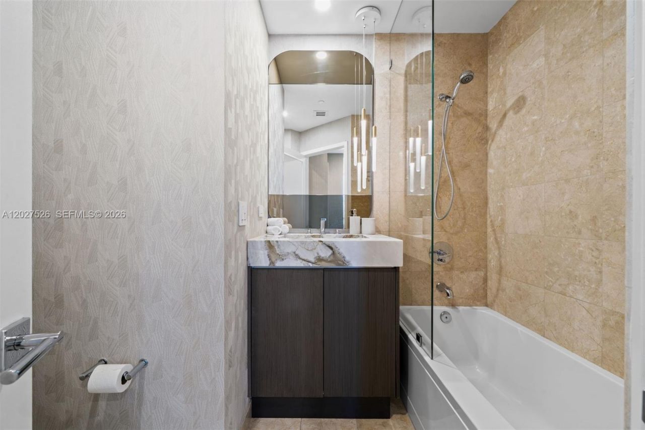 901 Brickell Key Blvd , Unit 3304, Miami, FL 33131 Photo