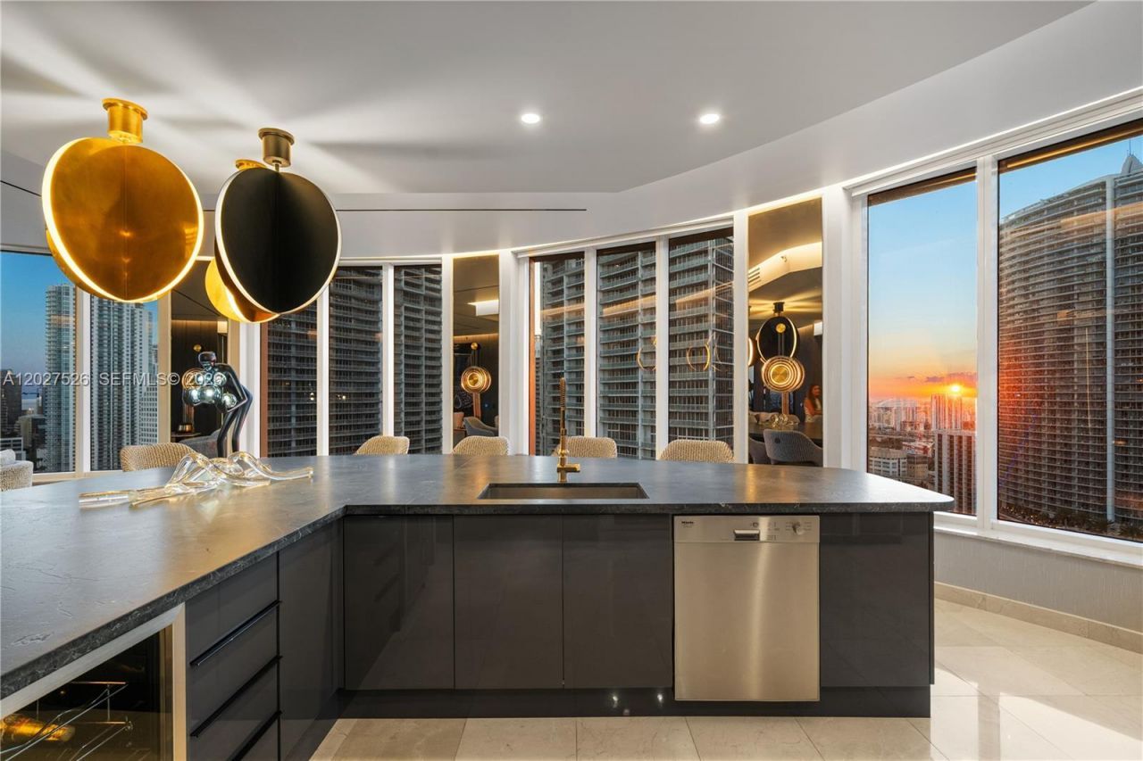 901 Brickell Key Blvd , Unit 3304, Miami, FL 33131 Photo