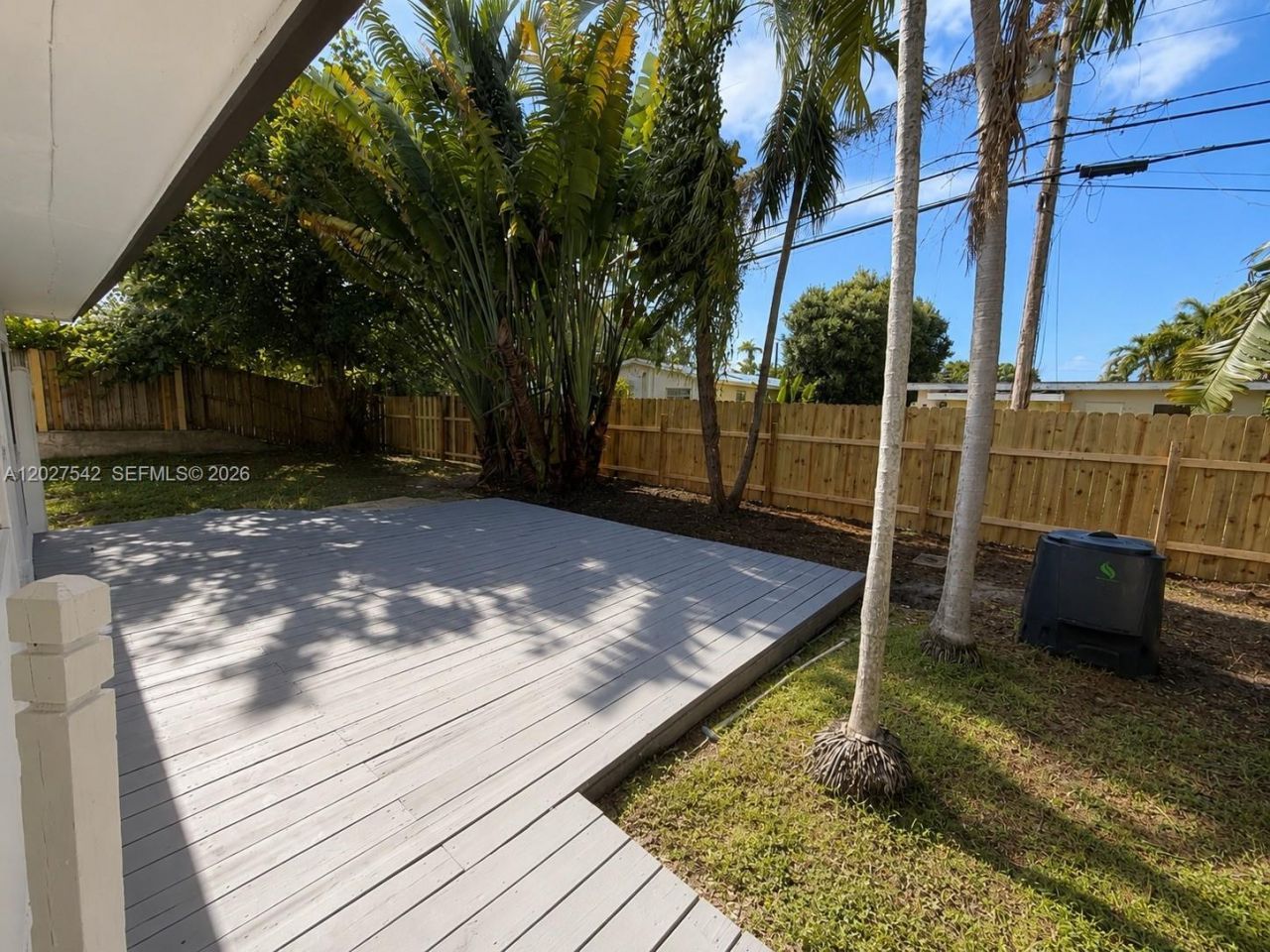 2627 NE 213th St , Miami, FL 33180 Photo