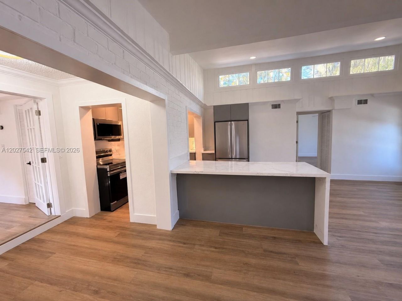 2627 NE 213th St , Miami, FL 33180 Photo