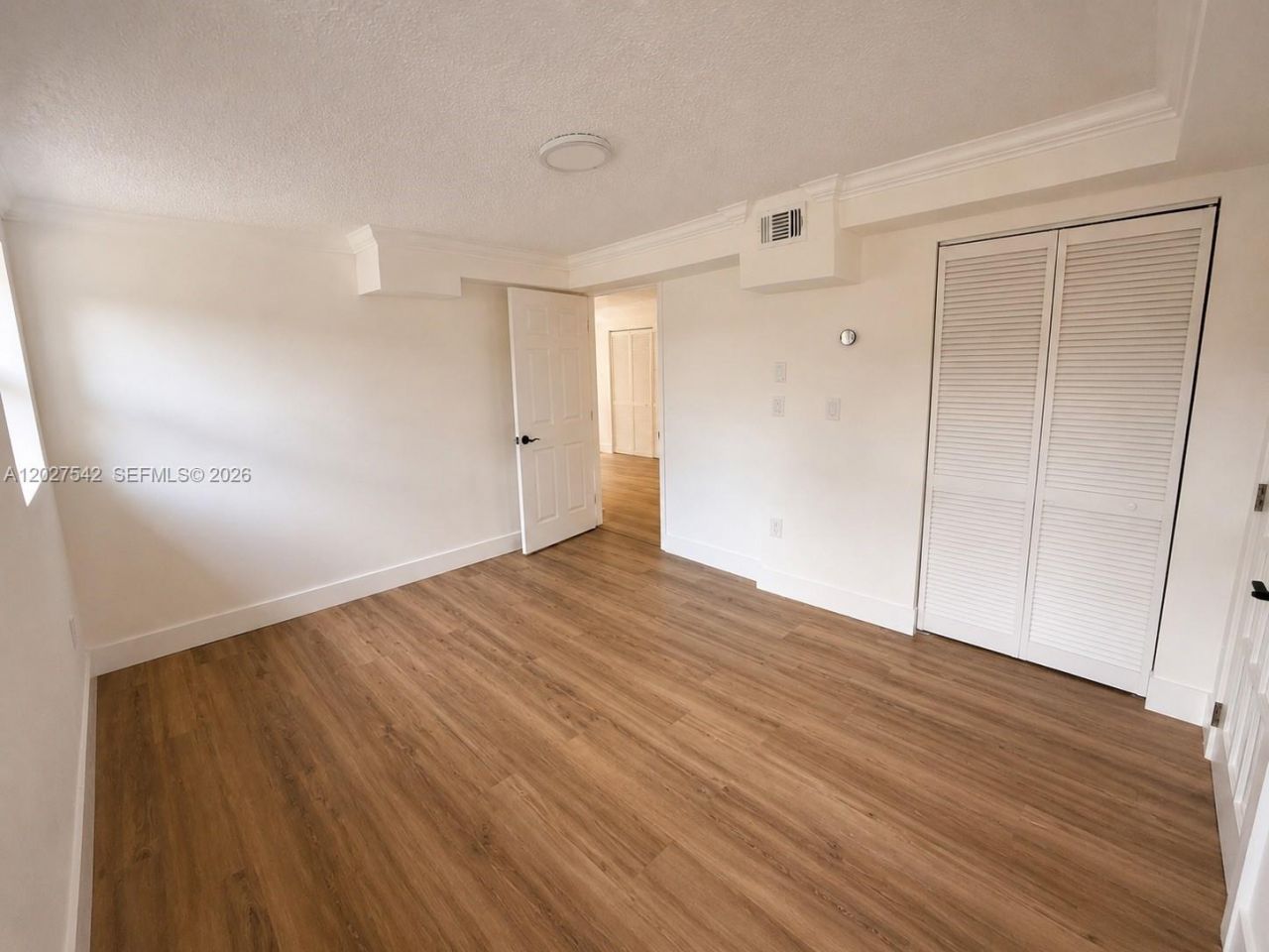 2627 NE 213th St , Miami, FL 33180 Photo