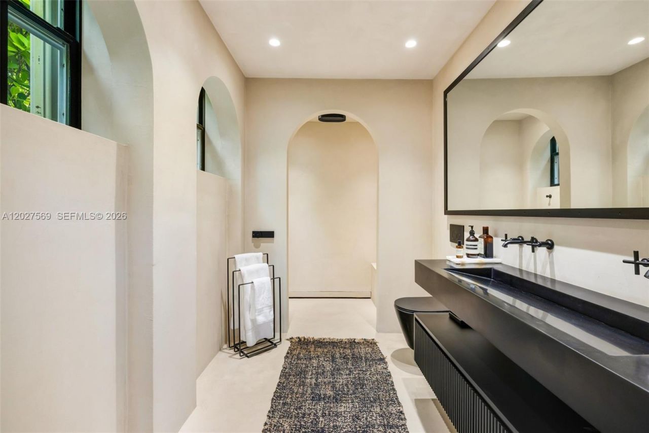 1225 Alhambra Cir , Coral Gables, FL 33134 Photo