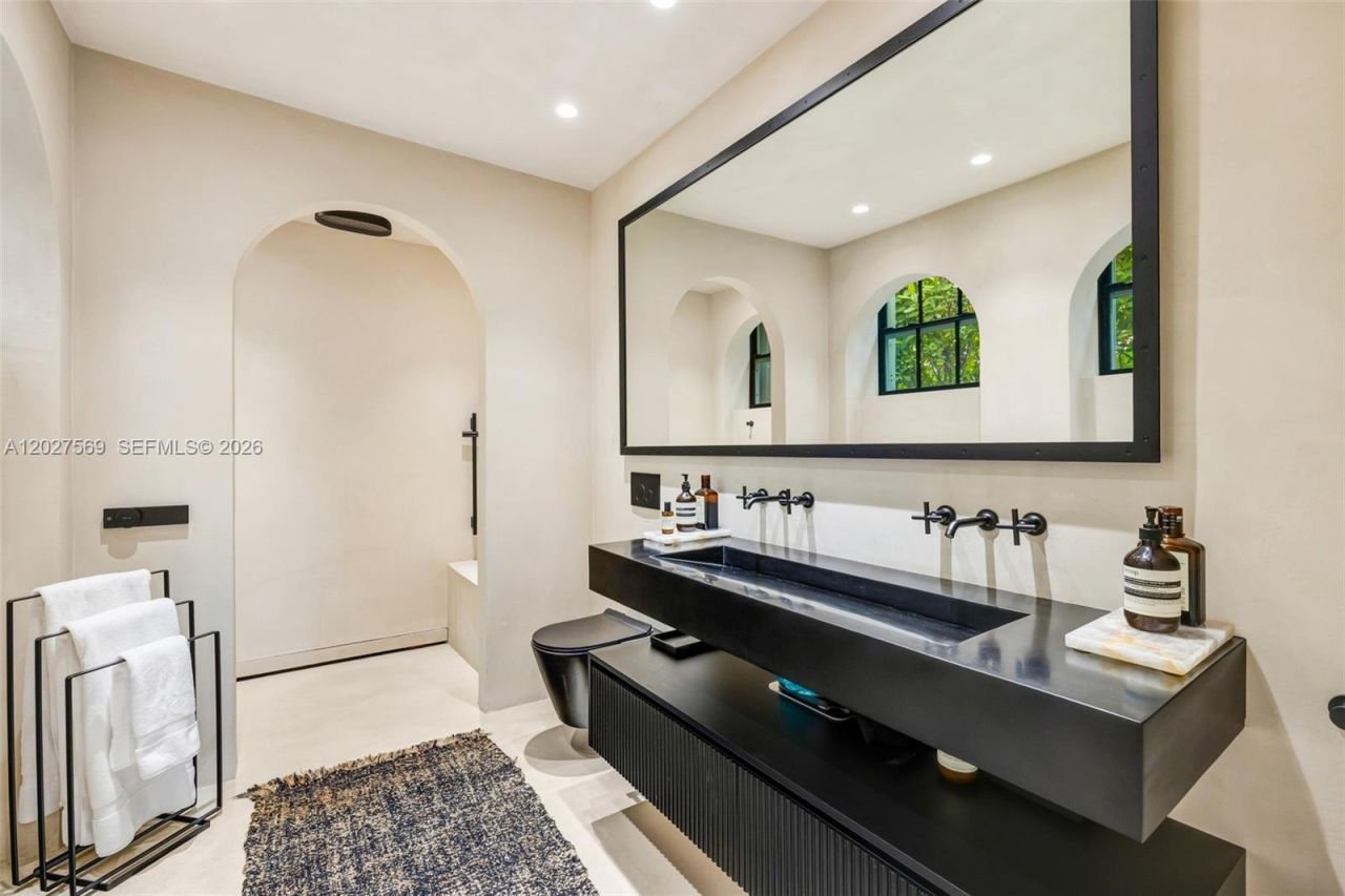 1225 Alhambra Cir , Coral Gables, FL 33134 Photo