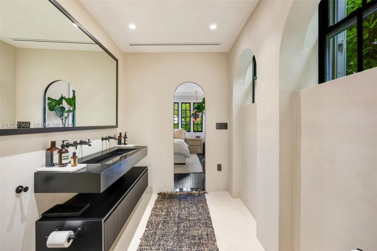 1225 Alhambra Cir , Coral Gables, FL 33134 Photo