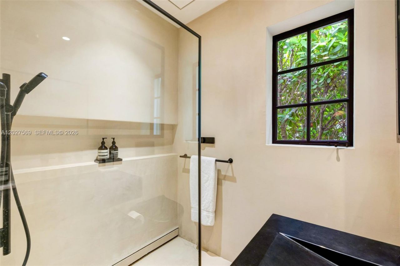 1225 Alhambra Cir , Coral Gables, FL 33134 Photo