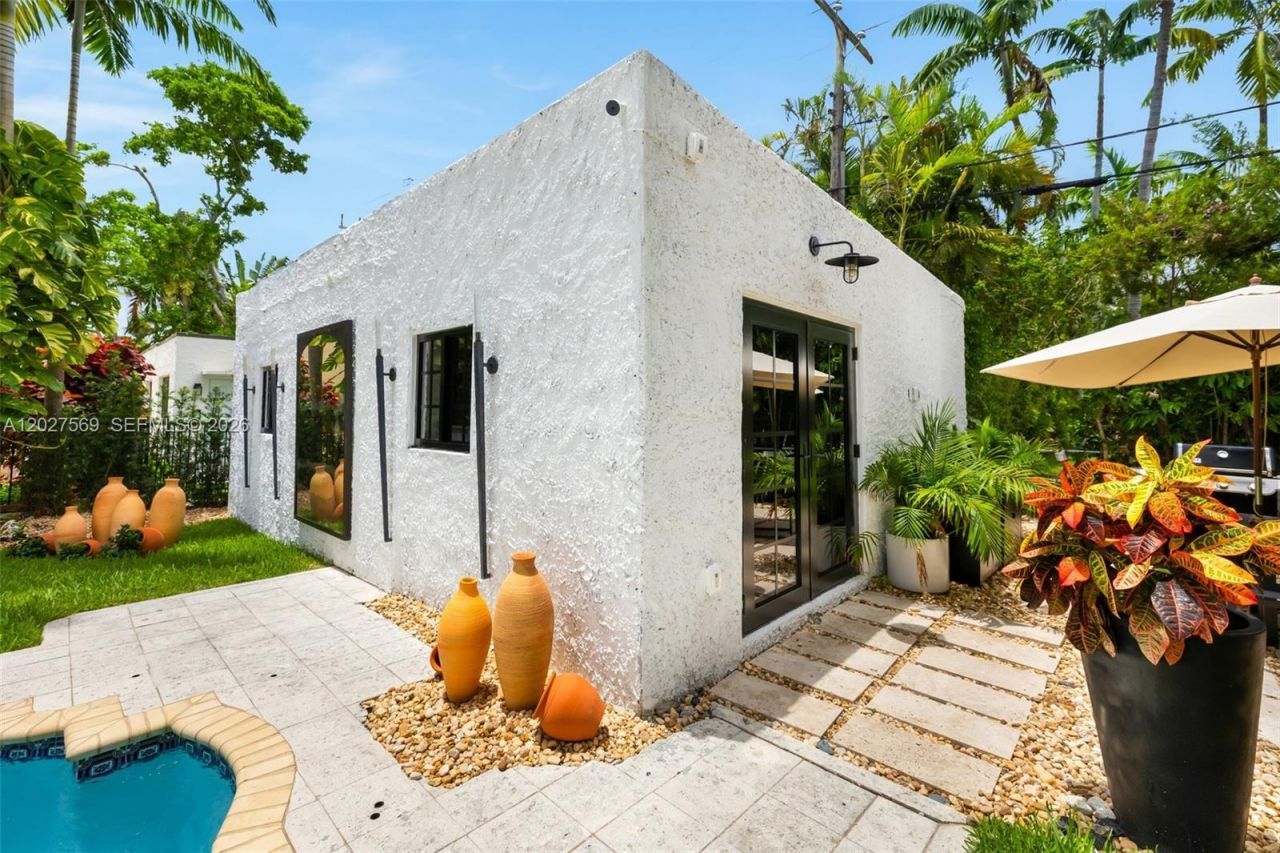 1225 Alhambra Cir , Coral Gables, FL 33134 Photo