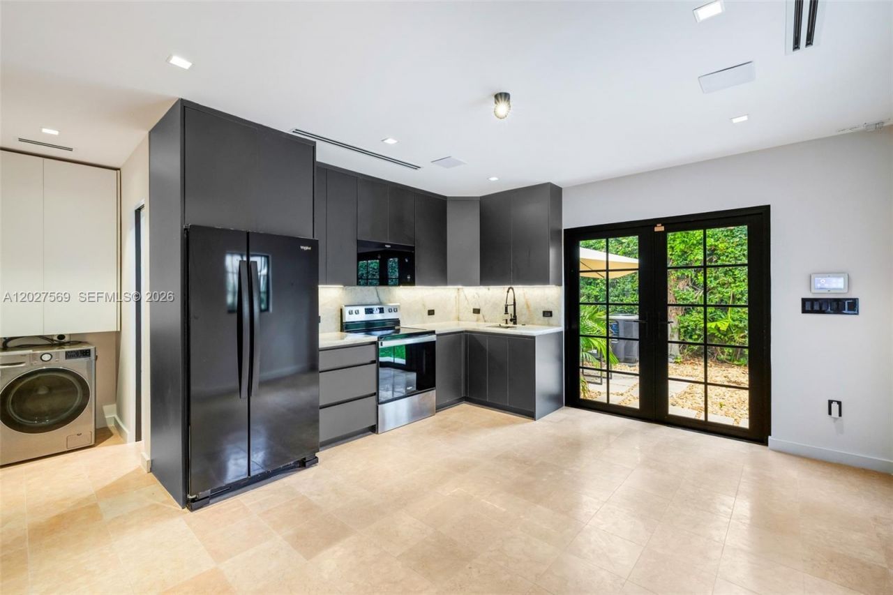 1225 Alhambra Cir , Coral Gables, FL 33134 Photo