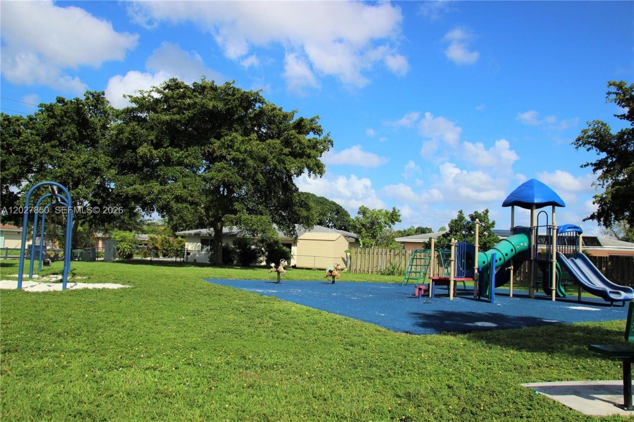 6631 NW 84th St, Tamarac, FL 33321 Photo