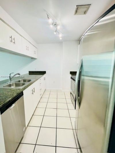 1200 Brickell Bay Dr, Unit 4308, Miami, FL 33131 Photo