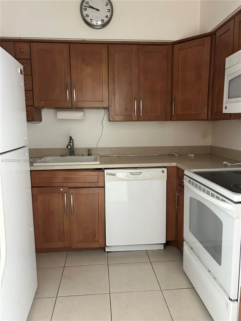 7441 Wayne Ave , Unit 14D, Miami Beach, FL 33141 Photo