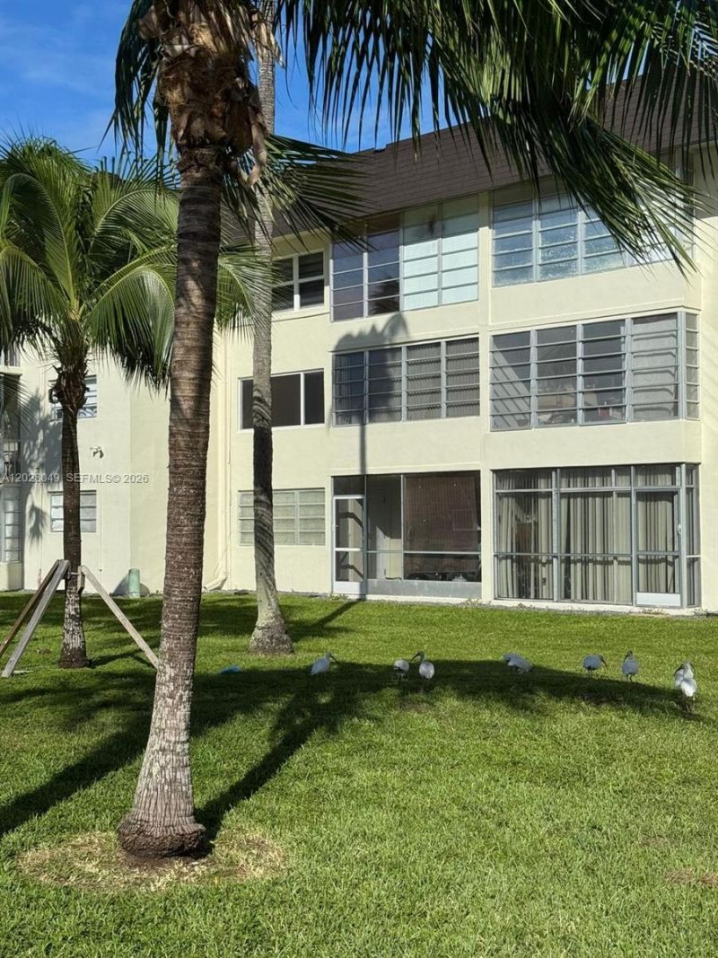 1530 NE 191st St , Unit 241, Miami, FL 33179 Photo