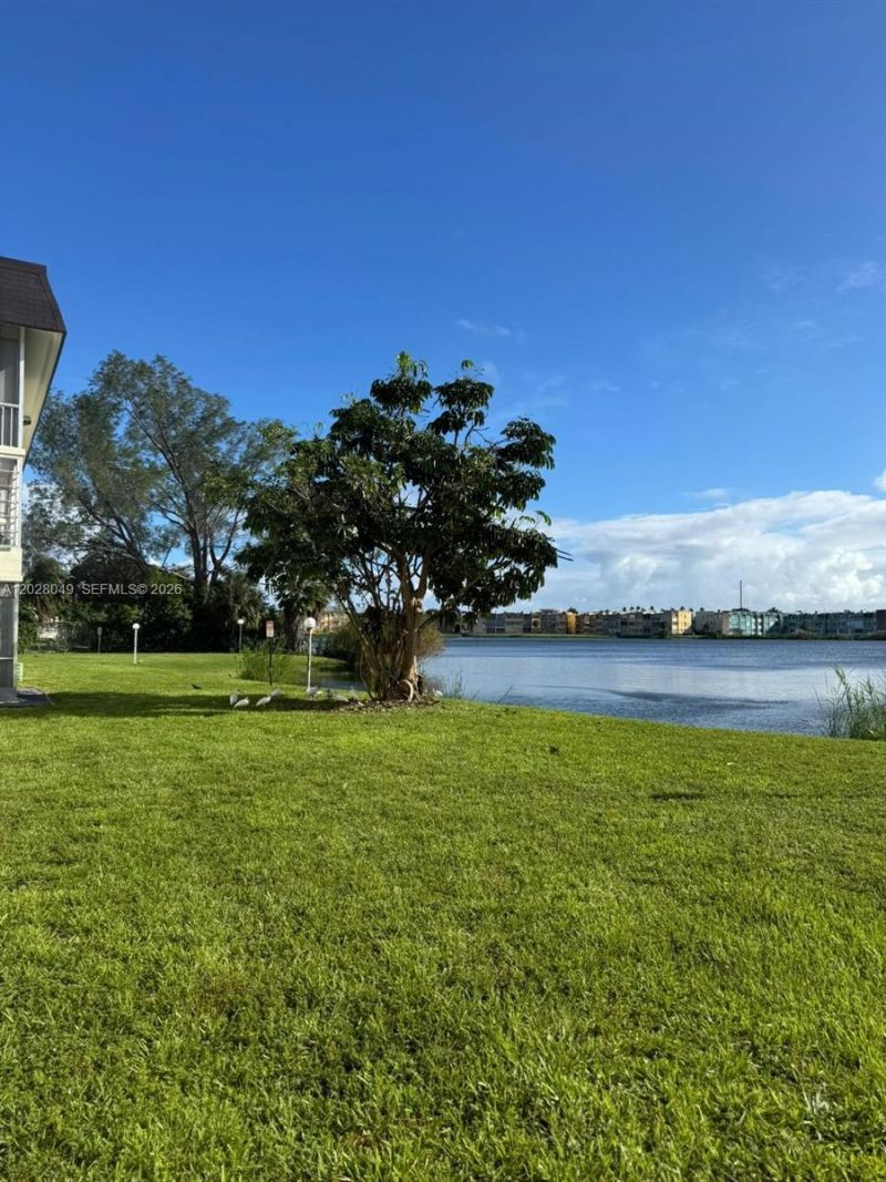 1530 NE 191st St , Unit 241, Miami, FL 33179 Photo