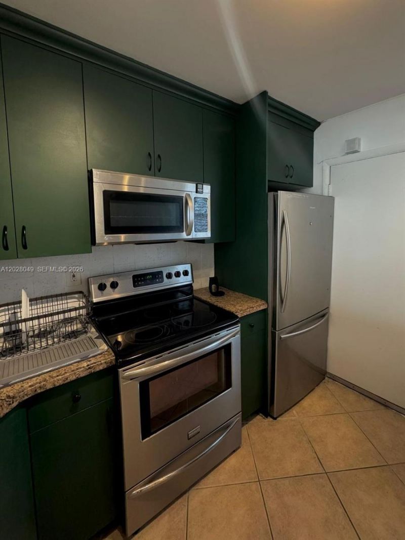 1530 NE 191st St , Unit 241, Miami, FL 33179 Photo