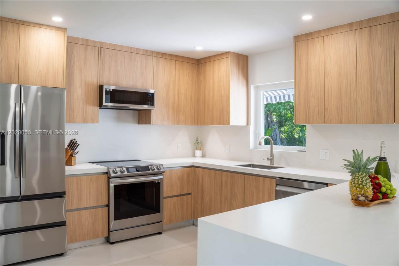 13800 NE 1st Ave , Miami, FL 33161 Photo