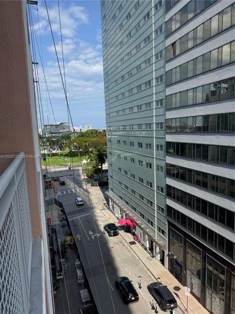 253 NE 2nd St , Unit 621, Miami, FL 33132 Photo