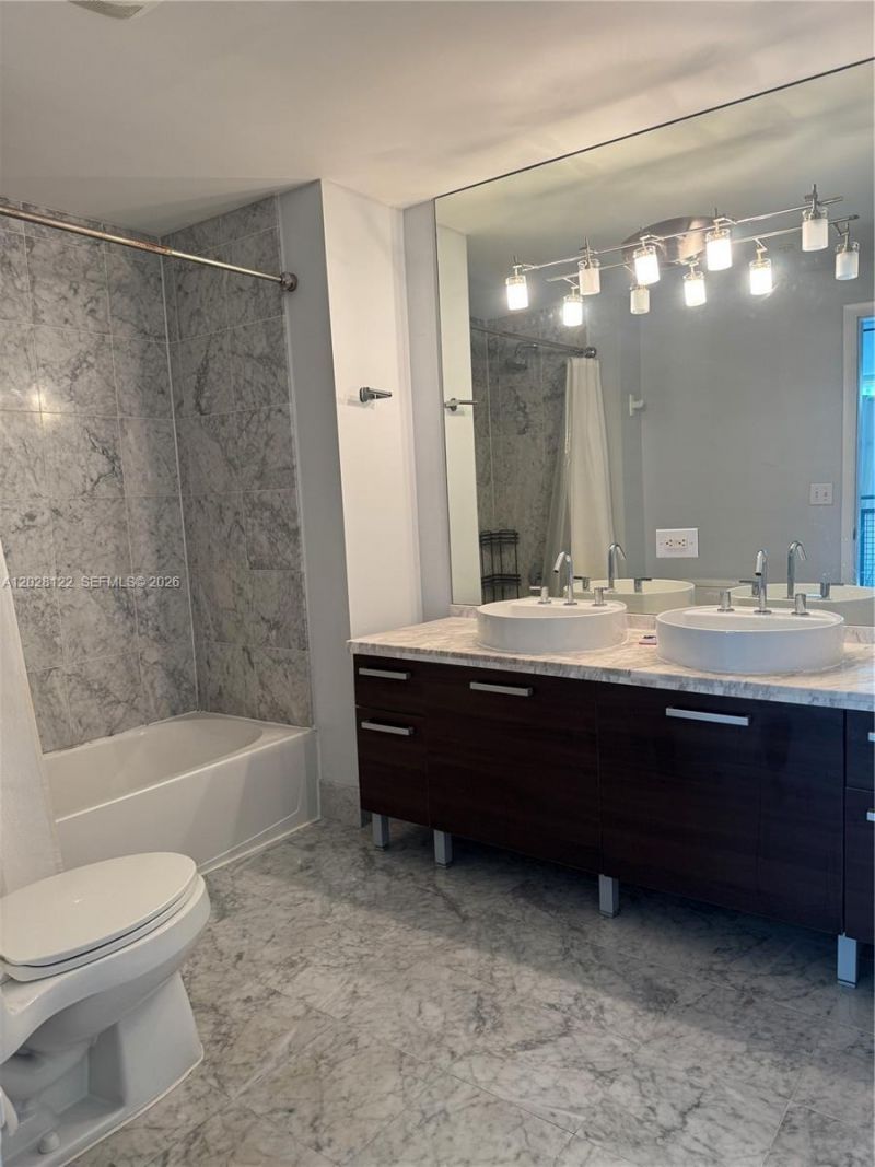 253 NE 2nd St , Unit 621, Miami, FL 33132 Photo