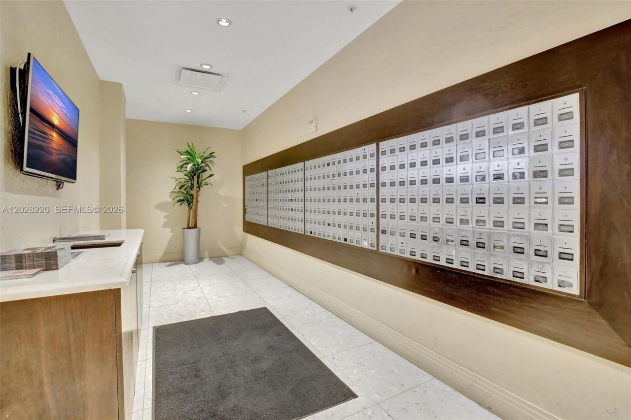 3801 S Ocean Dr , Unit 6Z, Hollywood, FL 33019 Photo