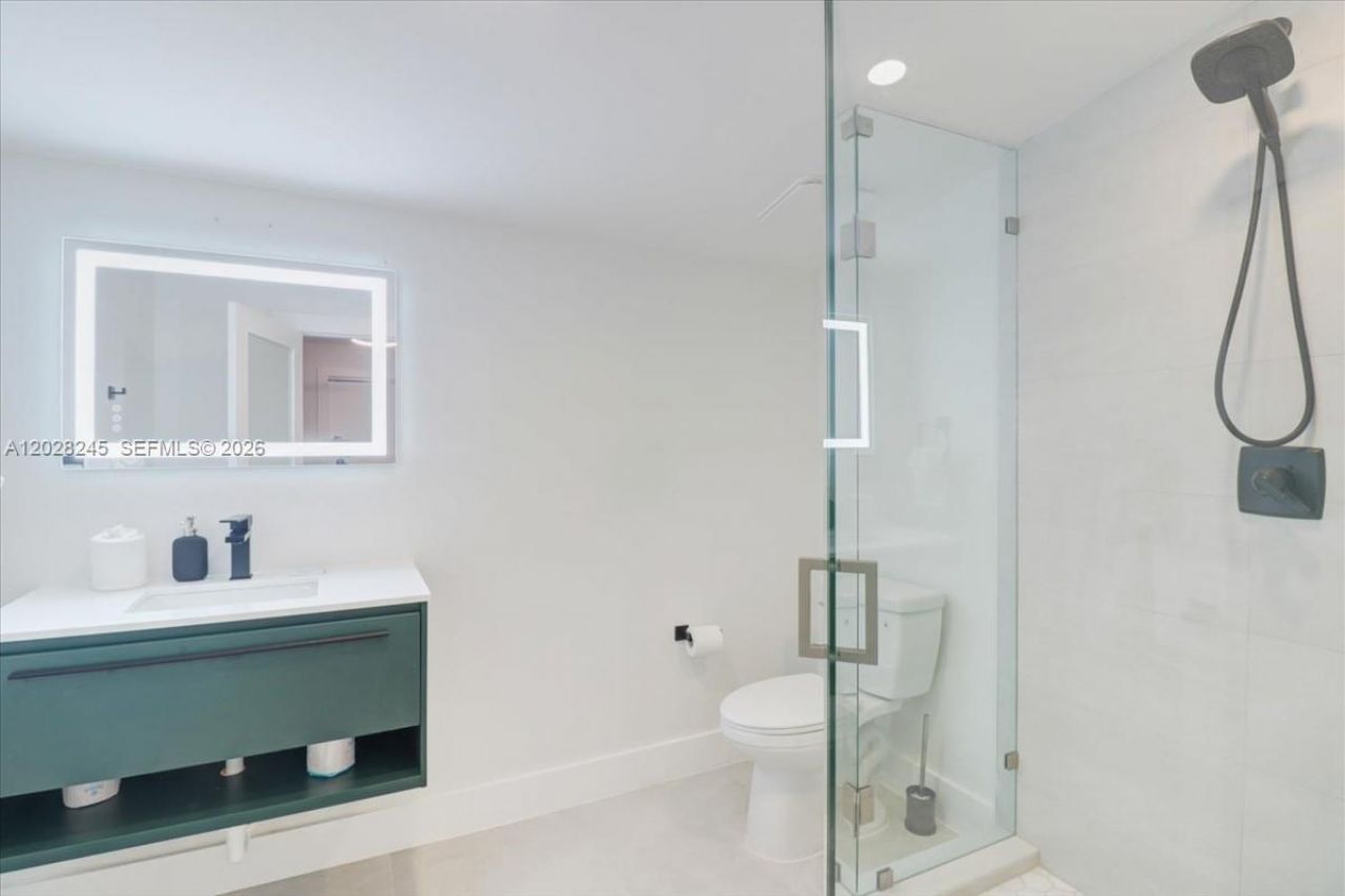 2215 Cleveland St, Hollywood, FL 33020 Photo