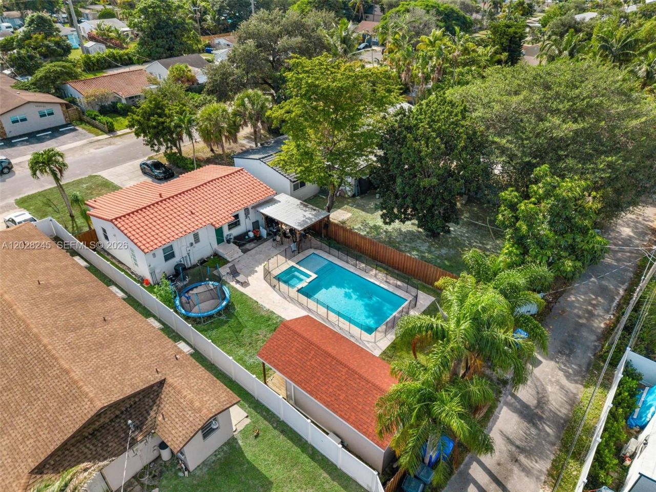 2215 Cleveland St, Hollywood, FL 33020 Photo