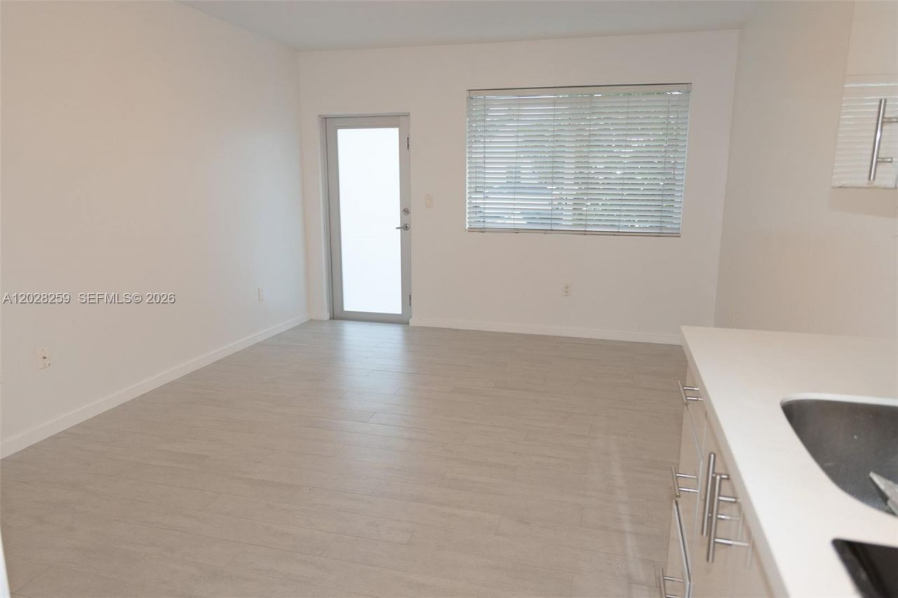 1601 Meridian Ave, Unit 104, Miami Beach, FL 33139 Photo