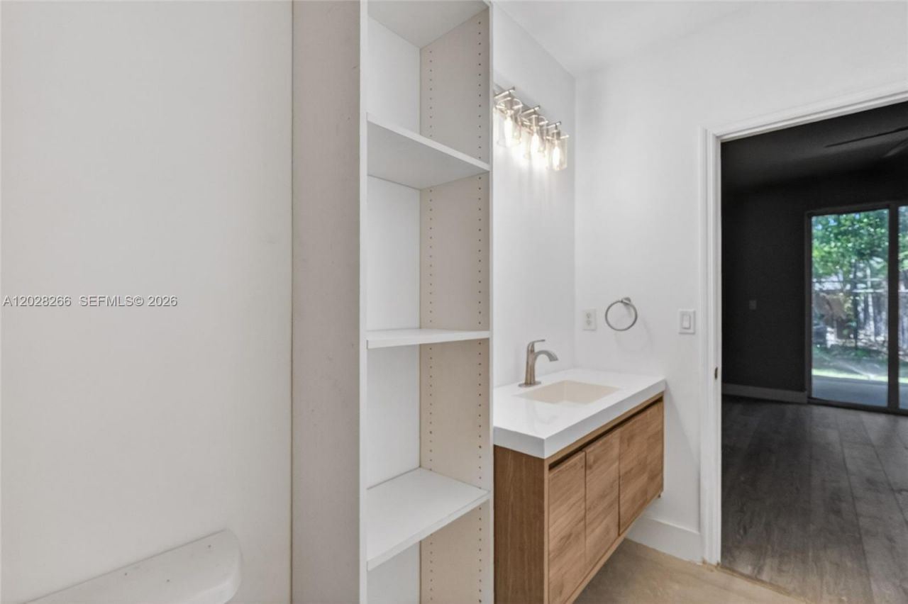 652 NE 63rd St , Unit 103, Miami, FL 33138 Photo