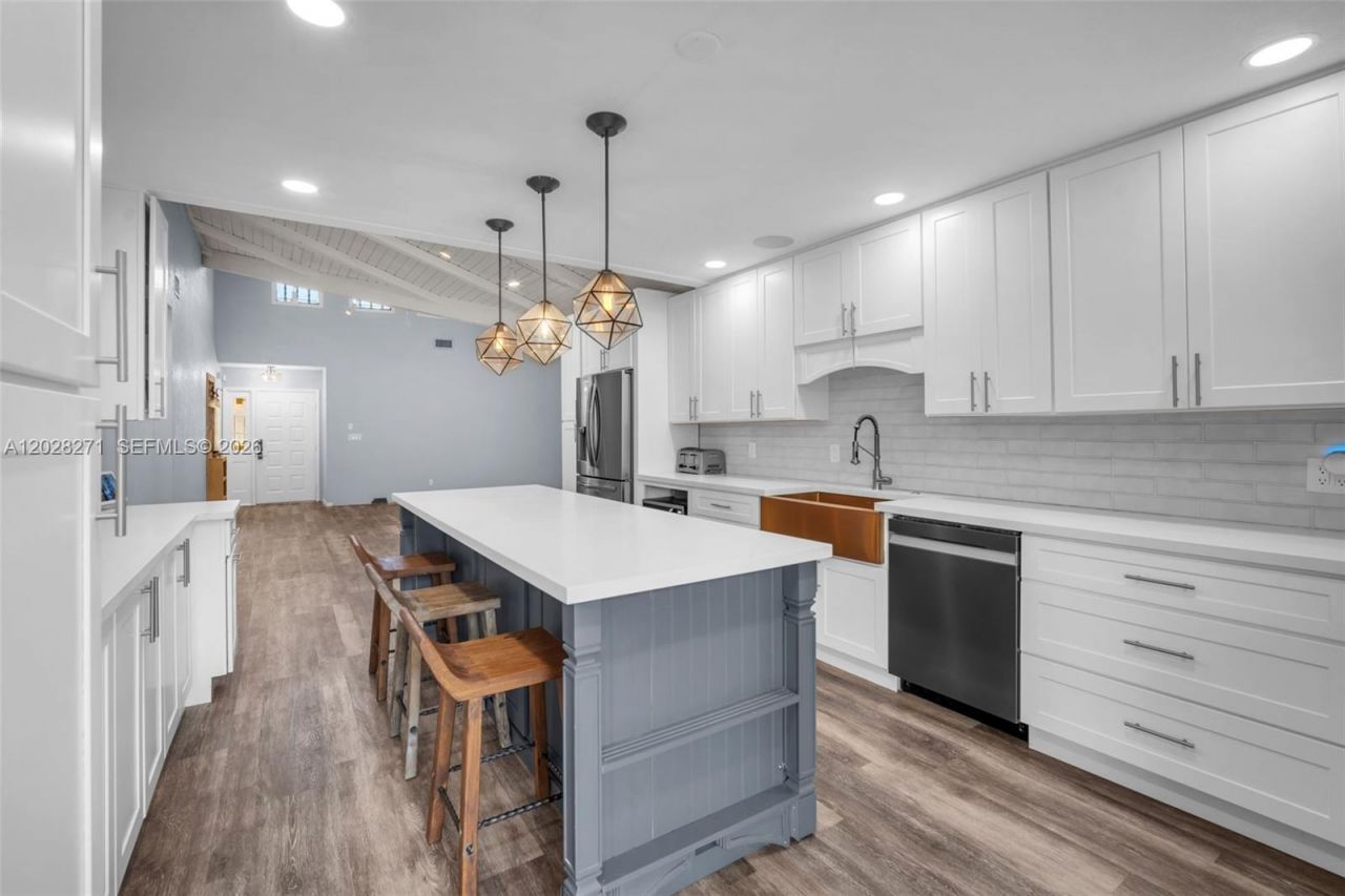 8176 Pine Cir , Unit 6, Tamarac, FL 33321 Photo