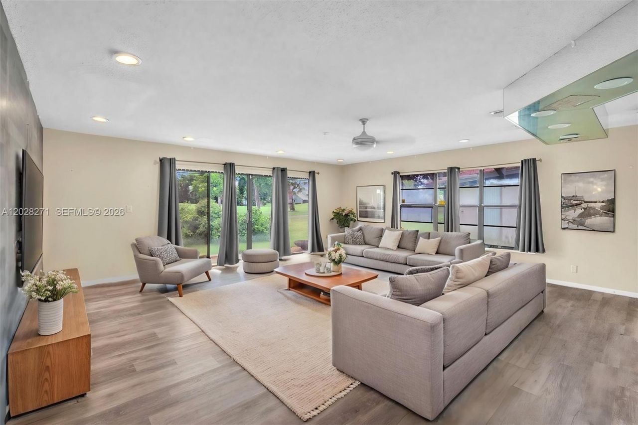 8176 Pine Cir , Unit 6, Tamarac, FL 33321 Photo