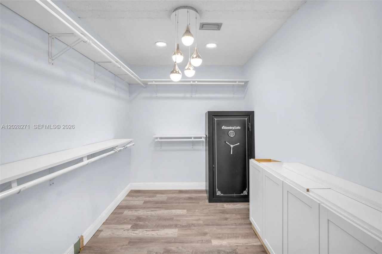 8176 Pine Cir , Unit 6, Tamarac, FL 33321 Photo