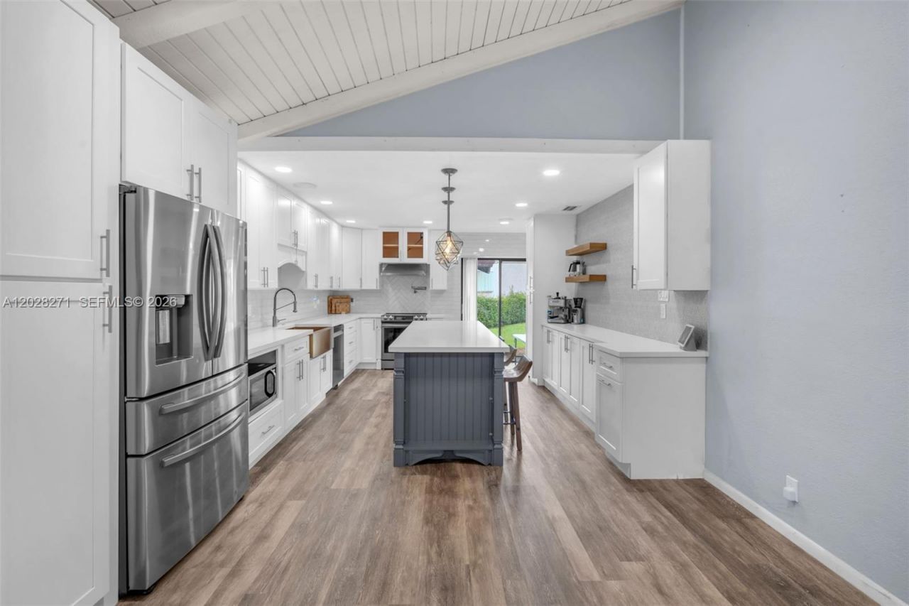 8176 Pine Cir , Unit 6, Tamarac, FL 33321 Photo